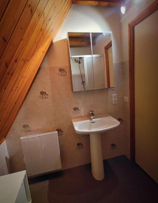 Logement 6 Pers Au Coeur Des Montagnes Pyreneennes Linge De Maison Et Papier Toilette Non Fournis Boutx Luaran gambar